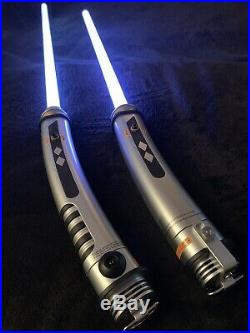 AHSOKA TANO Star Wars Legacy Lightsabers + 2 Blade Set 26+36 Disney Galaxy Edge