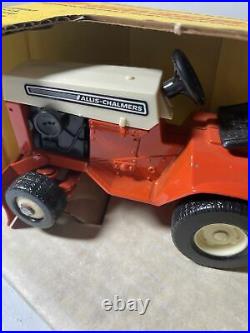 Allis Chalmers Lawnmower garden tractor with blade And Dump Cart Set 1/16