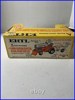 Allis Chalmers Lawnmower garden tractor with blade And Dump Cart Set 1/16