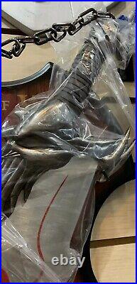 New God Of War Twin Blade Short Sword Dagger Set w Wall Plaque Chain Linked