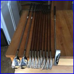 Tommy Armour Golden Scot golf set. 2 woods, 8 irons, putter. RH